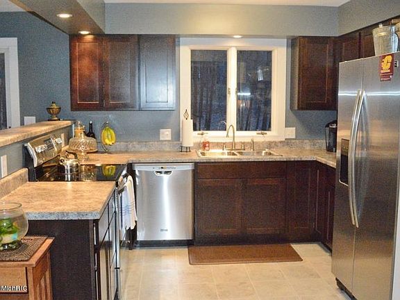 5th image of 9280 Golf Port Dr