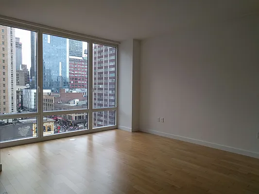 Rented by Elite View Realty Inc | media 8