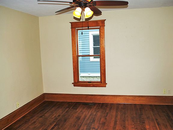 3rd image of 514 View St