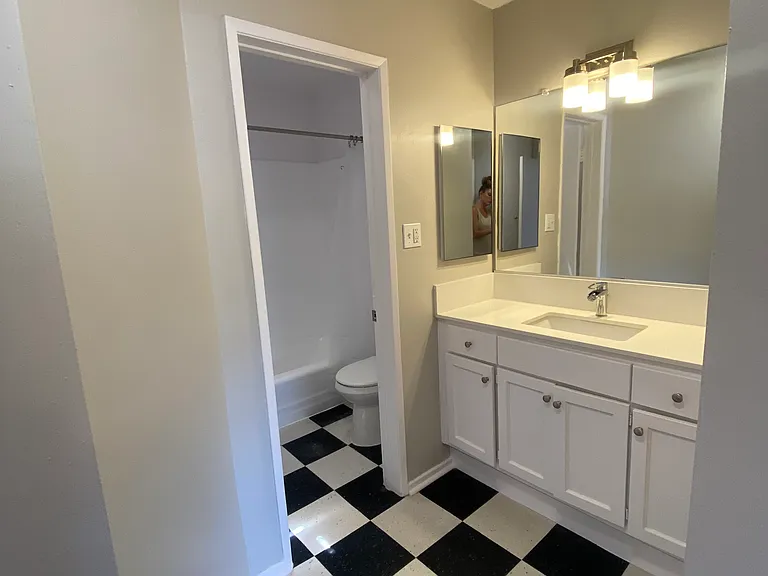 1733 N Garfield Pl #302 — Photo 6