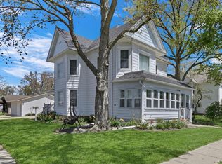 822 12th Ave, Union Grove, WI 53182