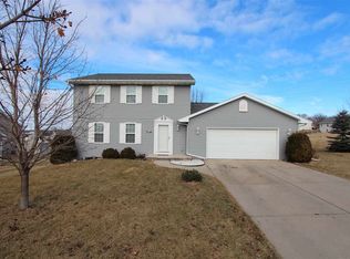 2177 Skyview St, Green Bay, WI 54311