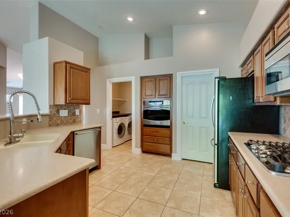 82 Rattlesnake Grass Ct, Henderson, NV 89002