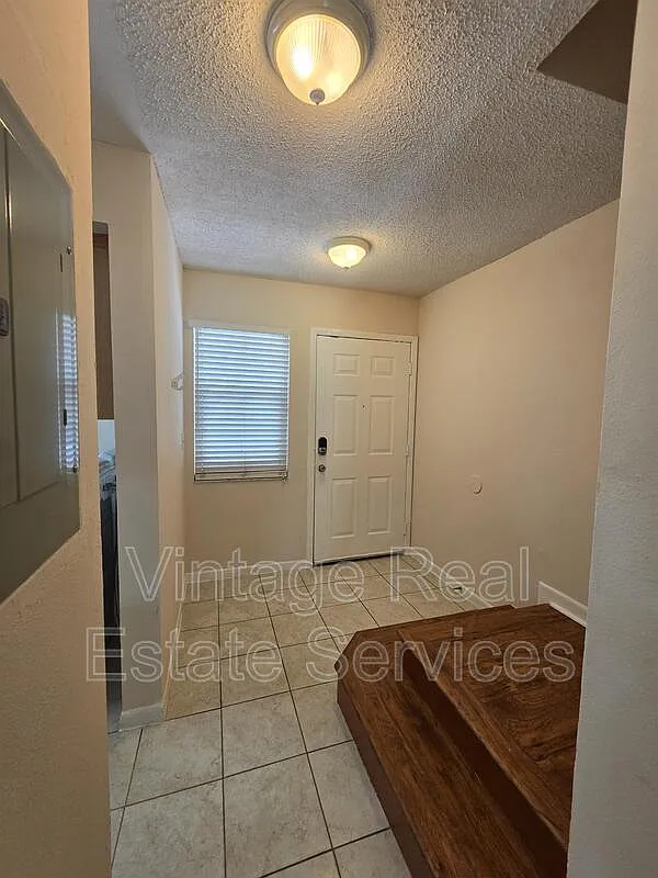 3 bed, 2.5 bath, 1192 sqft, $1,795 — Photo 3