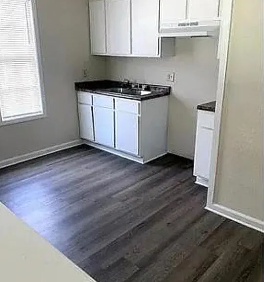 324 Gannt St #B — Photo 6