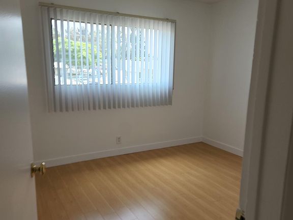 4th image of 3900 S Centinela Ave APT 20