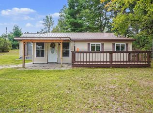 1276 E Elm Rd, Farwell, MI 48622