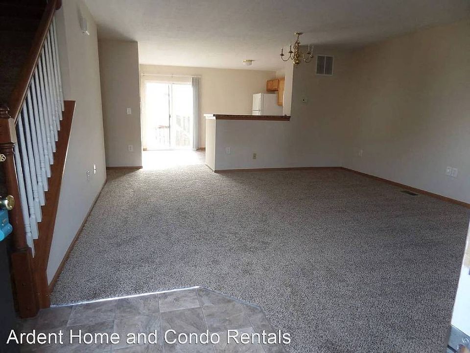 1st image of 215 Prairiecreek Way