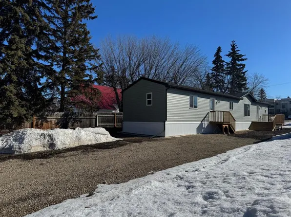 816 W 5th Ave, Beaverlodge, AB T0H 0C0