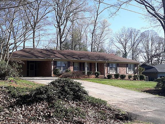 2nd image of 207 Bridgewood Ave