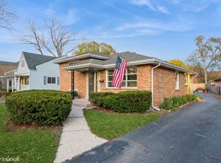 953 S Kirk Ave, Elmhurst, IL 60126