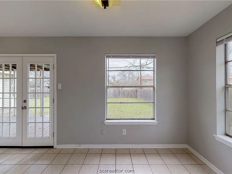 1107 Braeswood Dr — Photo 13