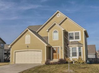 320 SW Seagull St, Lees Summit, MO 64082