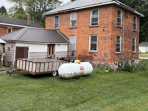 2nd image of 1064 Howick St