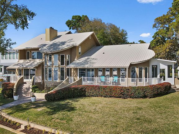 2nd image of 401 Waterview Cove Dr