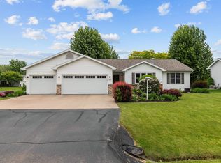 W6035 Paige Way, APPLETON, WI 54915