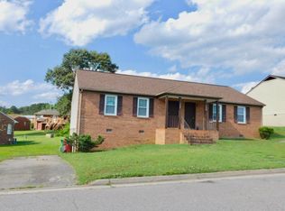 322 Kent Ave, Colonial Heights, VA 23834