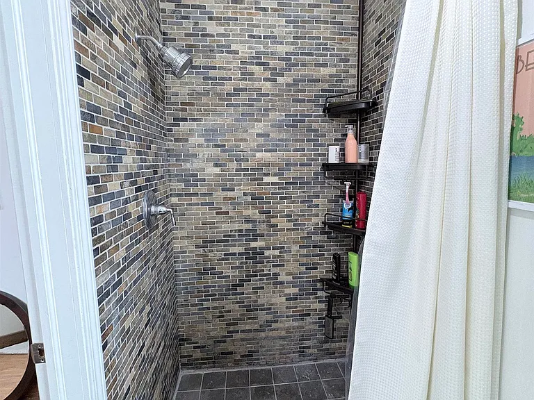 659 W Canfield St #5 — Photo 29