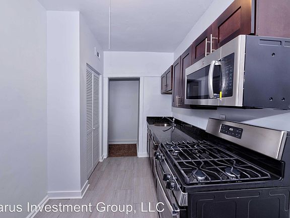 2nd image of 4234 1/2 S Michigan Ave APT 3E