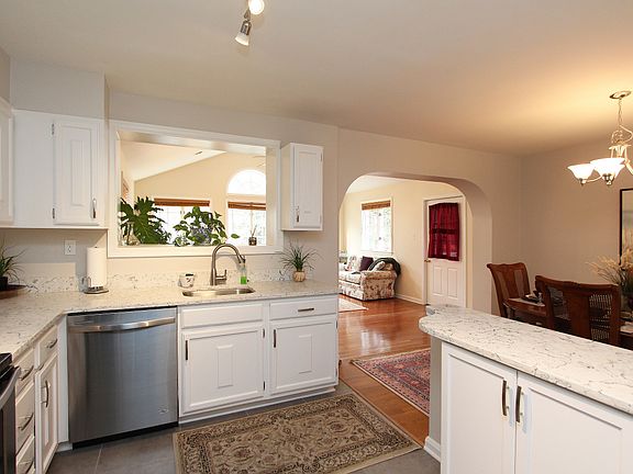 5th image of 9702 Brixton Ln
