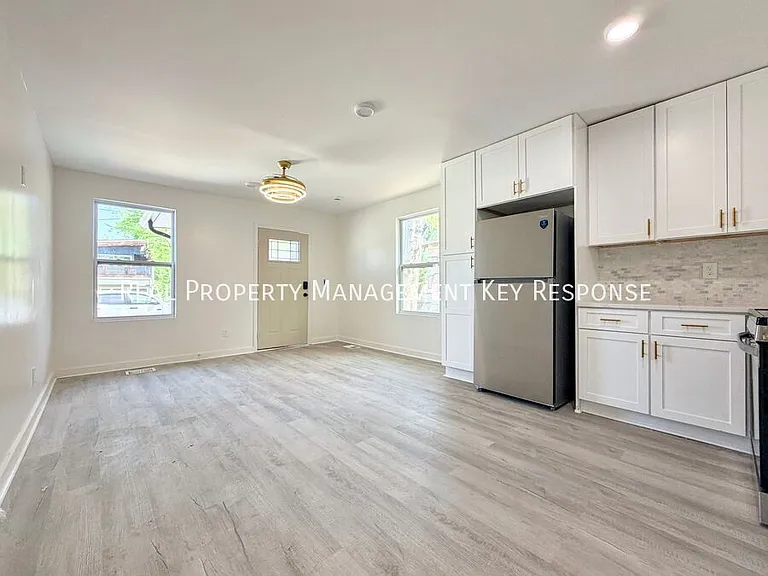 2713 Alameda St #A — Photo 3