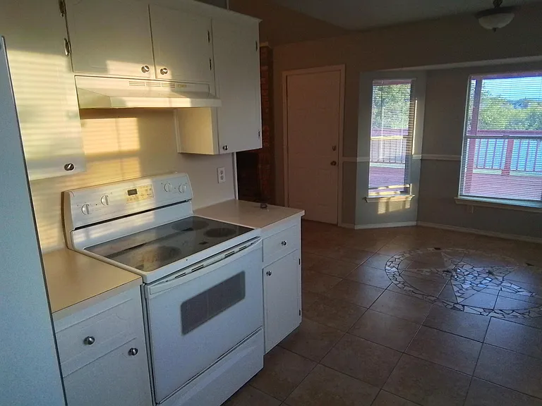 410 Saddle Dr — Photo 15