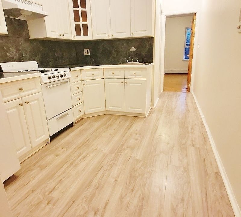 1st image of 25-29 Astoria Blvd #2E