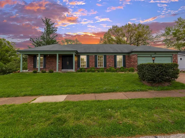 4928 Crownover Dr, Saint Louis, MO 63128
