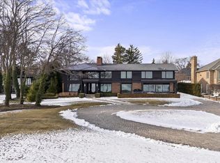 737 Lake Shore Rd, Grosse Pointe Shores, MI 48236