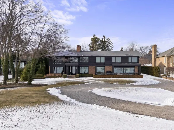 737 Lake Shore Rd, Grosse Pointe Shores, MI 48236