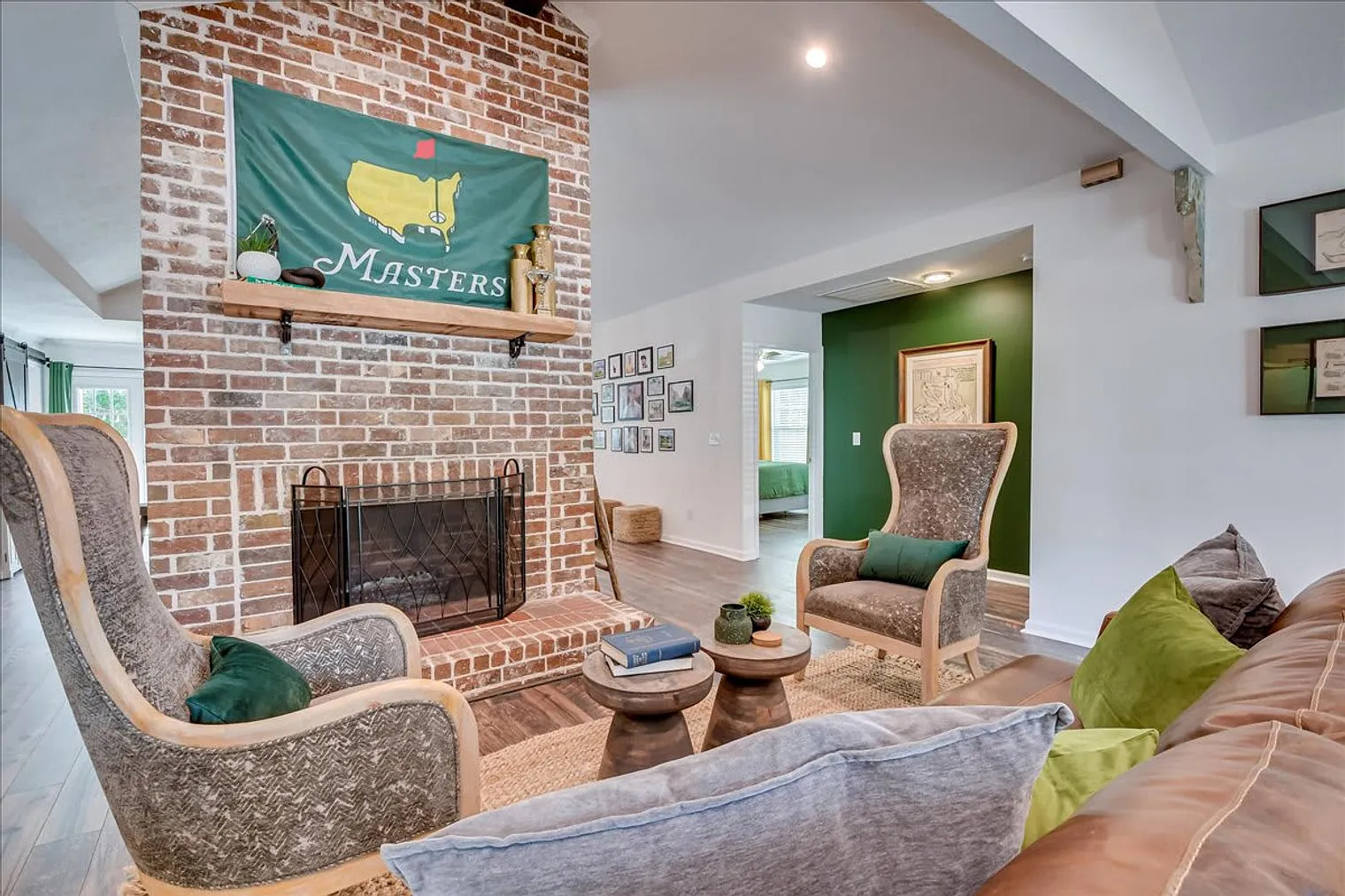 4 bed, 3.0 bath, 2012 sqft, $7,131 — Photo 1