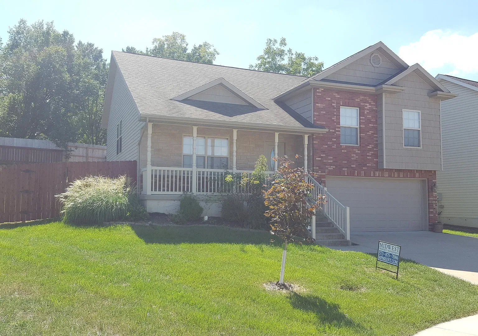 3 bd house, great SW location on culdesac near Green Meadows/Providence, gas fireplace, fenced, 2... — Photo 1