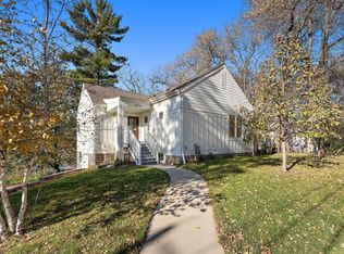 606 Glenbrook Ave N, Oakdale, MN 55128