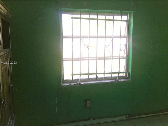 5th image of 16450 NW 23rd Ct