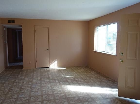 4th image of 334 Gorman Ave