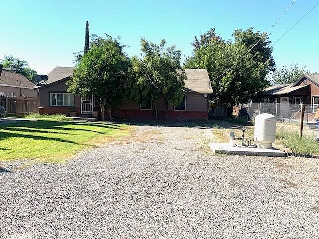 1st image of 700 W Greenway Ave