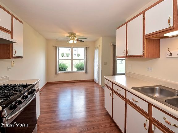 5th image of 1022 Berkshire Ct APT A
