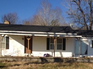 1670 Marlboro Rd, Hollow Rock, TN 38342