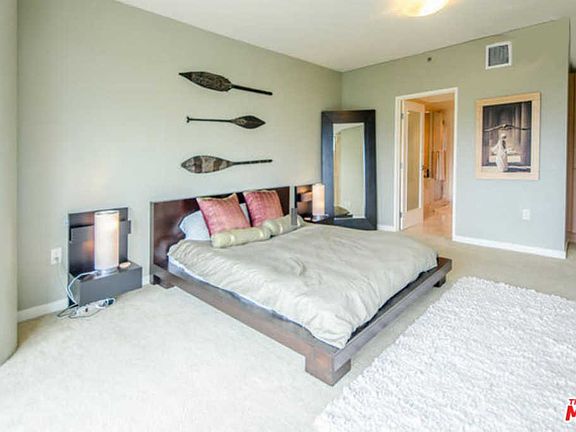 4th image of 13650 Marina Pointe Dr Unit 608