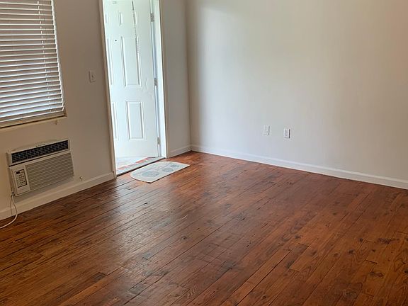 3rd image of 1451 NE 170th St APT 208A