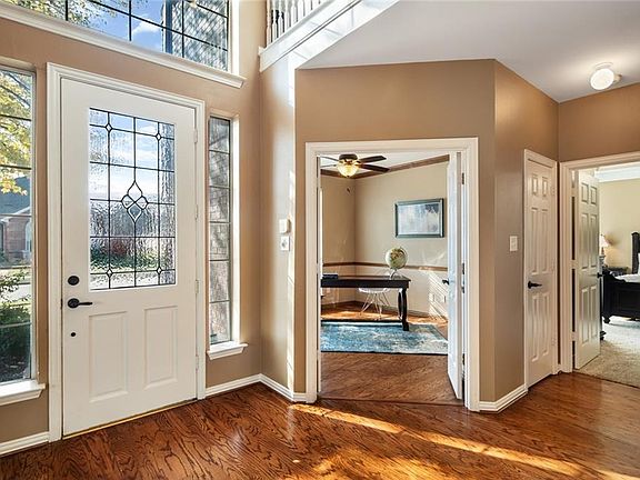 3rd image of 2913 Ramblewood Way
