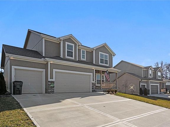 4th image of 829 SE Hillside Cir