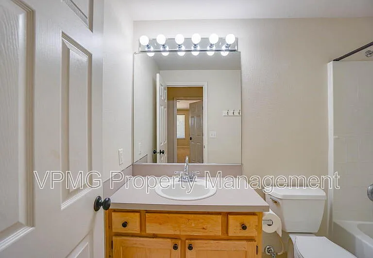 2115 NW 143rd Cir — Photo 22