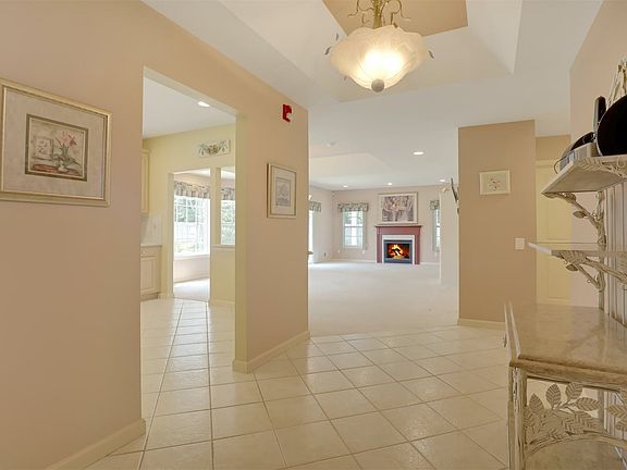 4th image of 536 Highland Ct #536