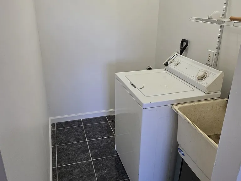 188 Vernon Dr — Photo 9
