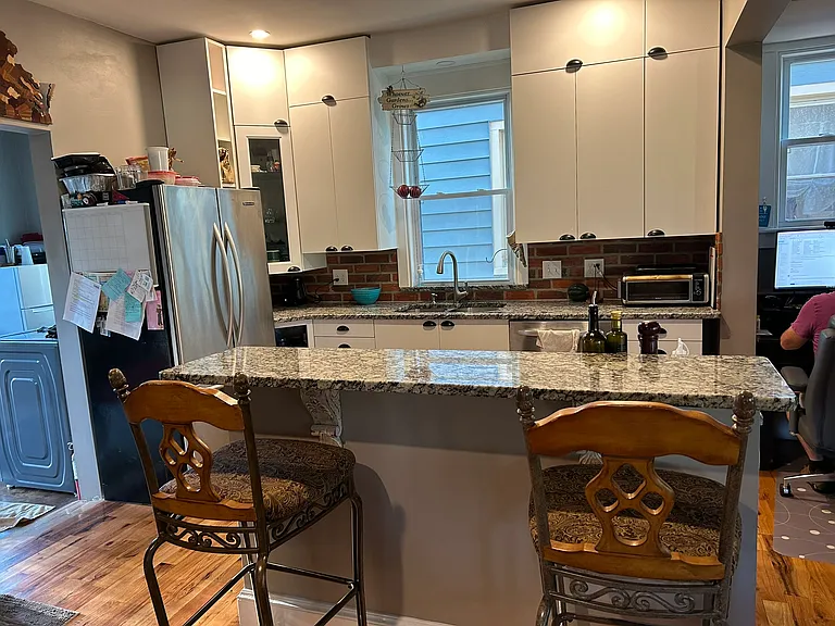 52 E 32nd St #ROOM — Photo 9