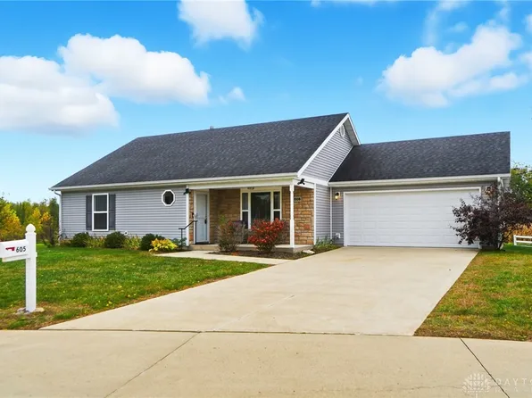 605 Fenview Dr, New Carlisle, OH 45344