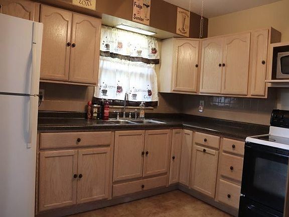 4th image of 908 N 32nd St