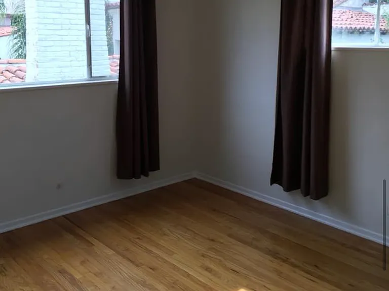 1479 N Havenhurst Dr #2 — Photo 20