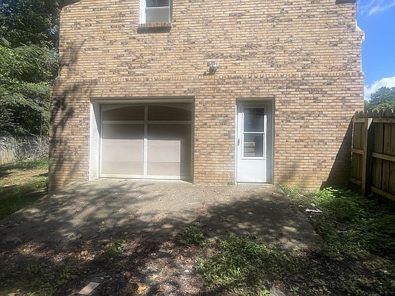 4th image of 1143 Chestnut Dr